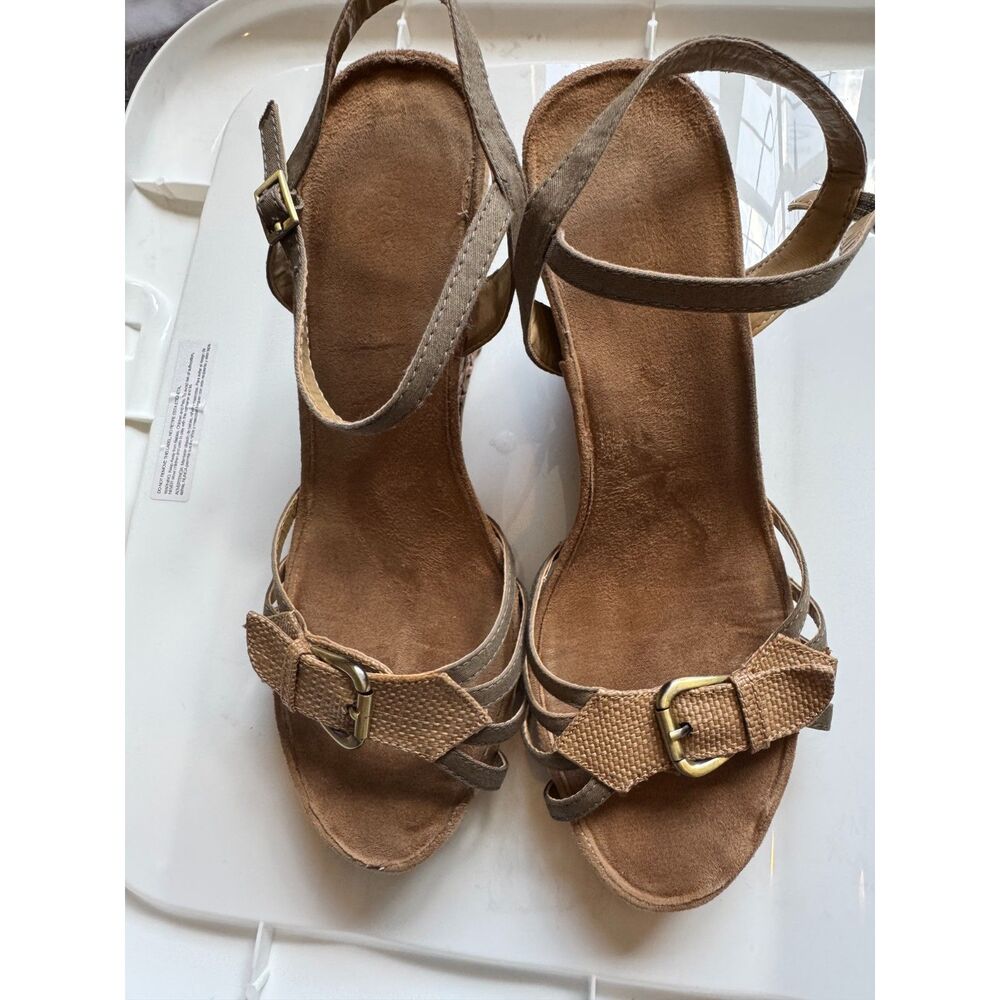 Aerosoles Strappy Woven Lattice Wedge Sandals Size 8.5M - Olive/Tan